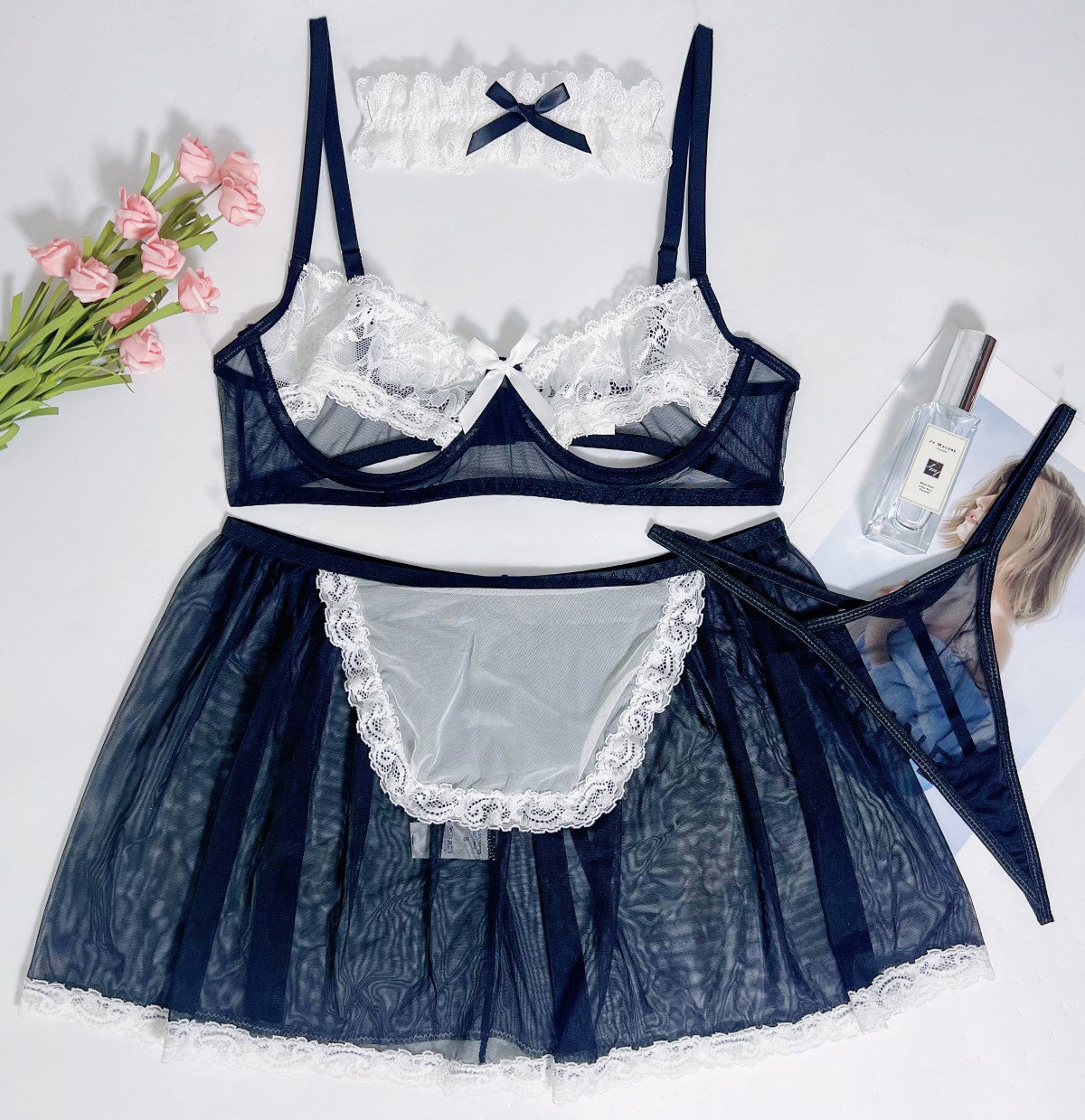 Uniforme Lía — doncella en malla negra