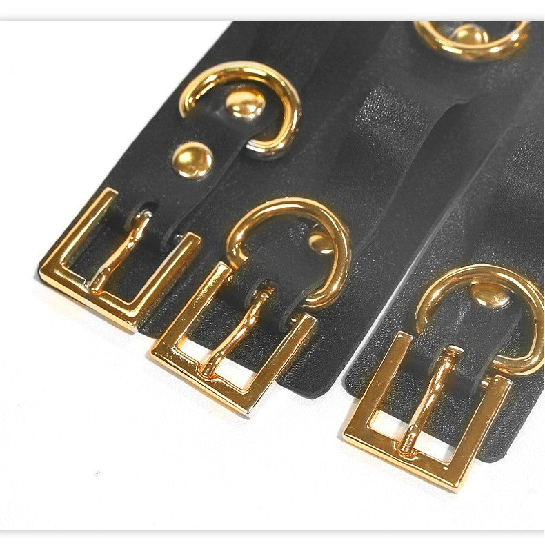 Kit Isolda — bondage en 8 piezas, herrajes dorados
